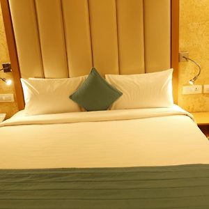 Room is valid 06 Hrs Between 1000 Hrs to 1700 Hrs
